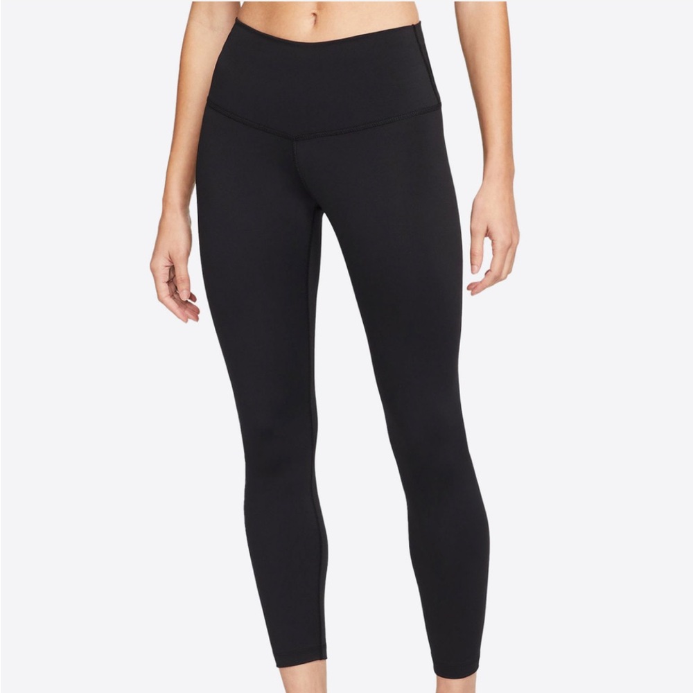 Women's Black Nike yoga 7/8 legging